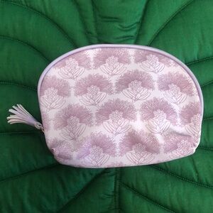 NWOT Kinolau manaola lavender purple ohia lehua zipper pouch.